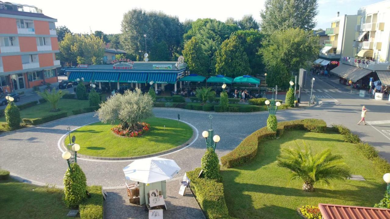 Hotel Adriatico Bibione Exterior foto